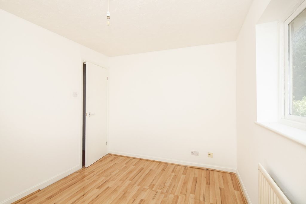 Property photo 3 of 10 3F76F0B0-Ca43-F11...