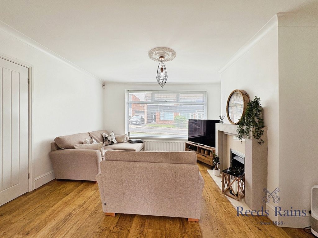 Property photo 3 of 17 Pbox-Img.Jpg