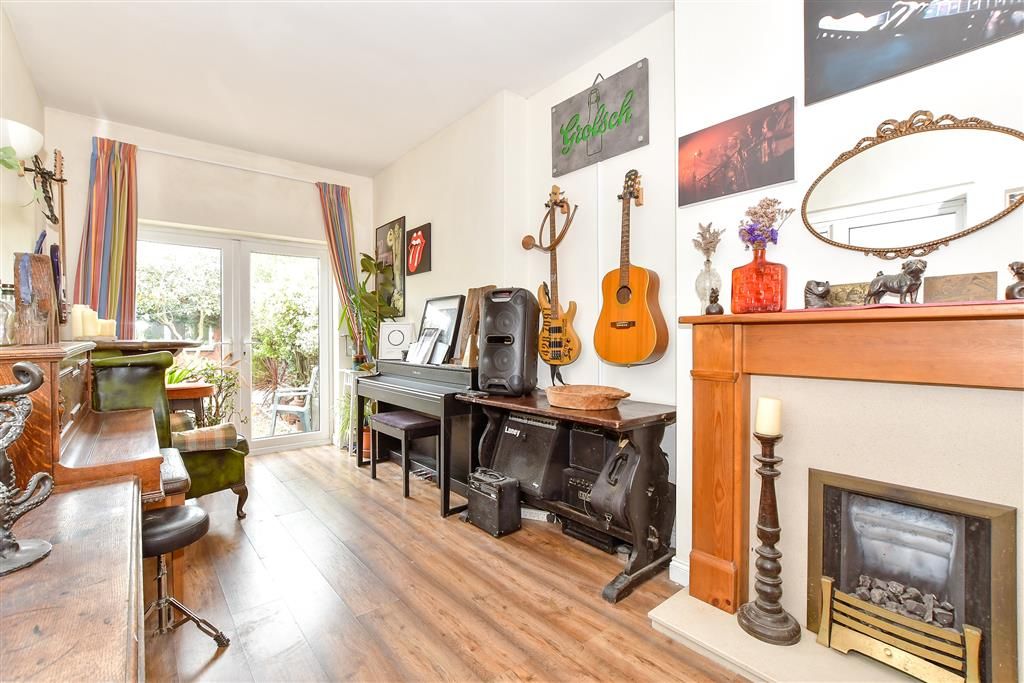 Property photo 3 of 9 Dining Room