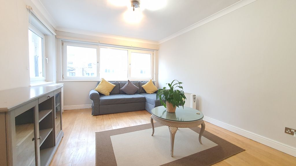 Property photo 1 of 6 Gloucester Terrace, Paddington W2