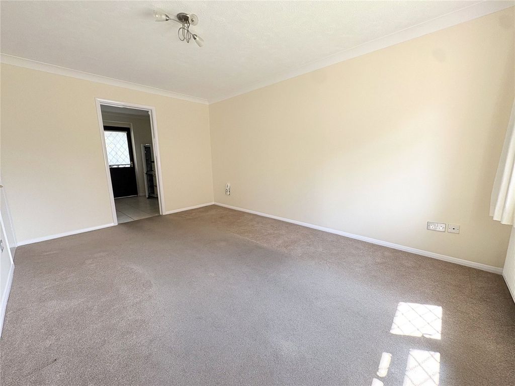 Property photo 2 of 15 Picture No. 28