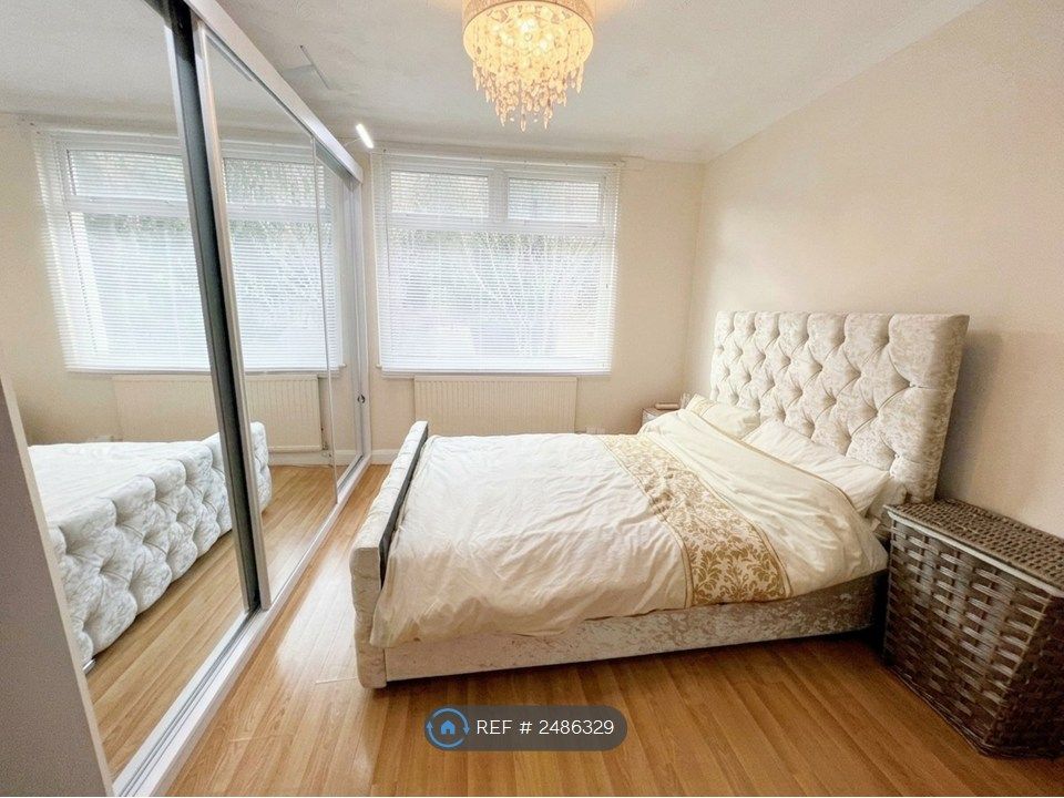 Property photo 3 of 14 Bedroom 1