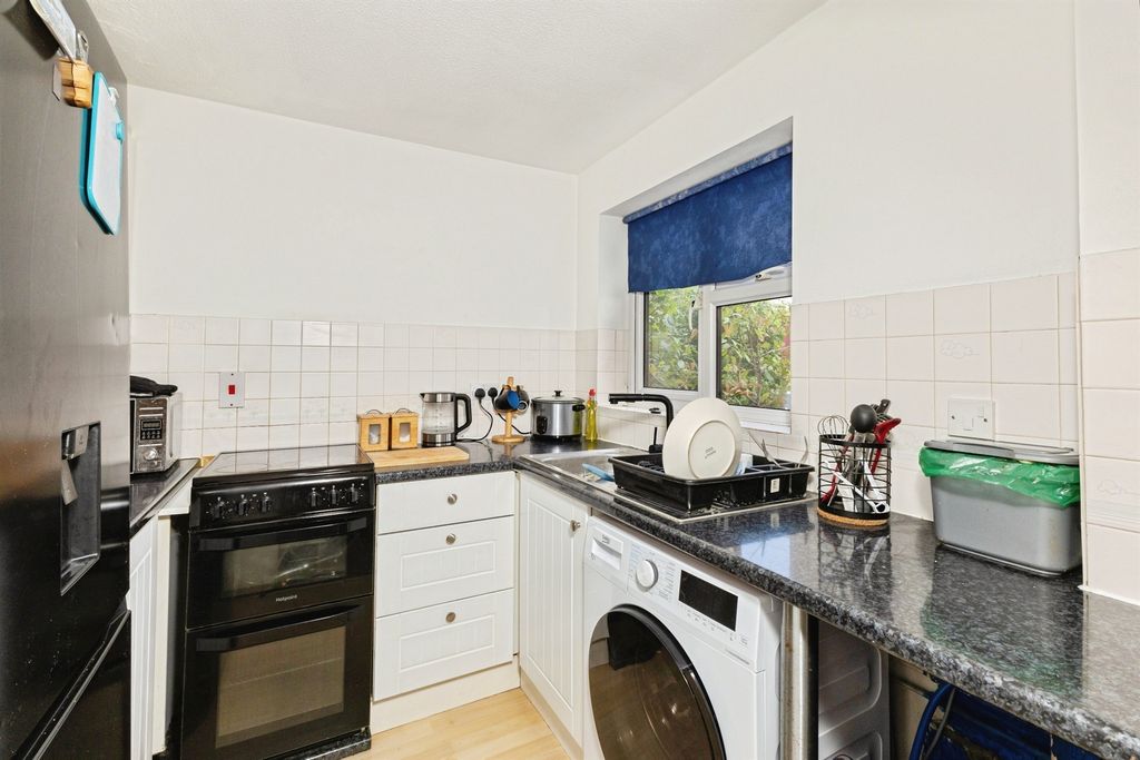 Property photo 3 of 14