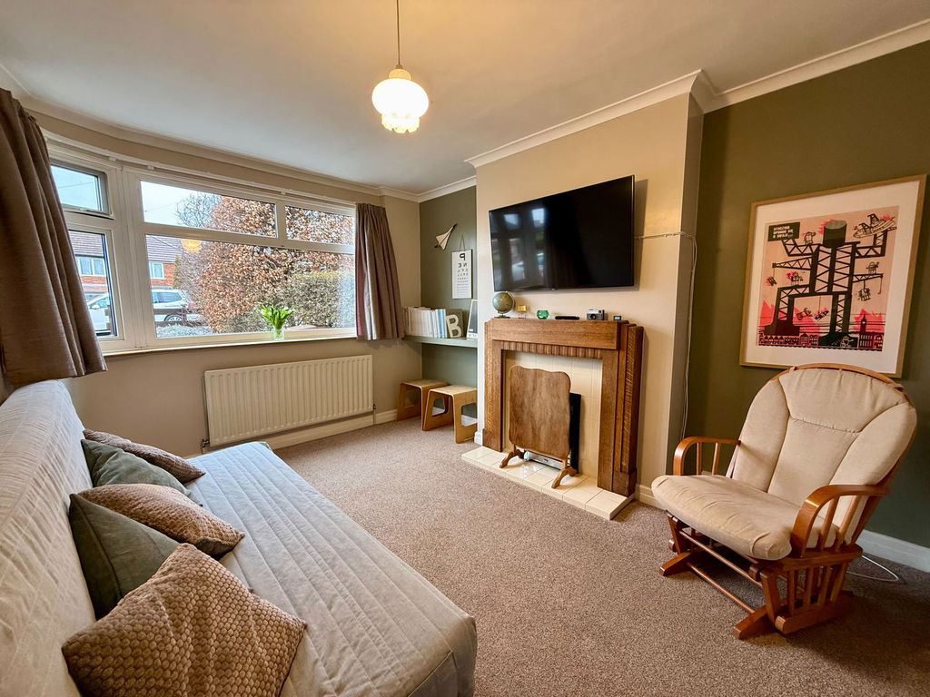 Property photo 2 of 25