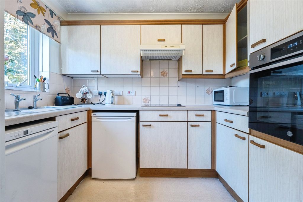 Property photo 2 of 17 Kitchen
