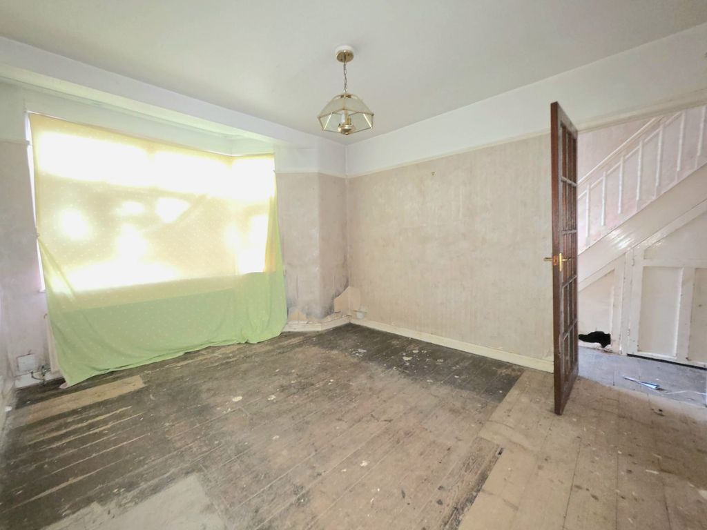 Property photo 2 of 13 11