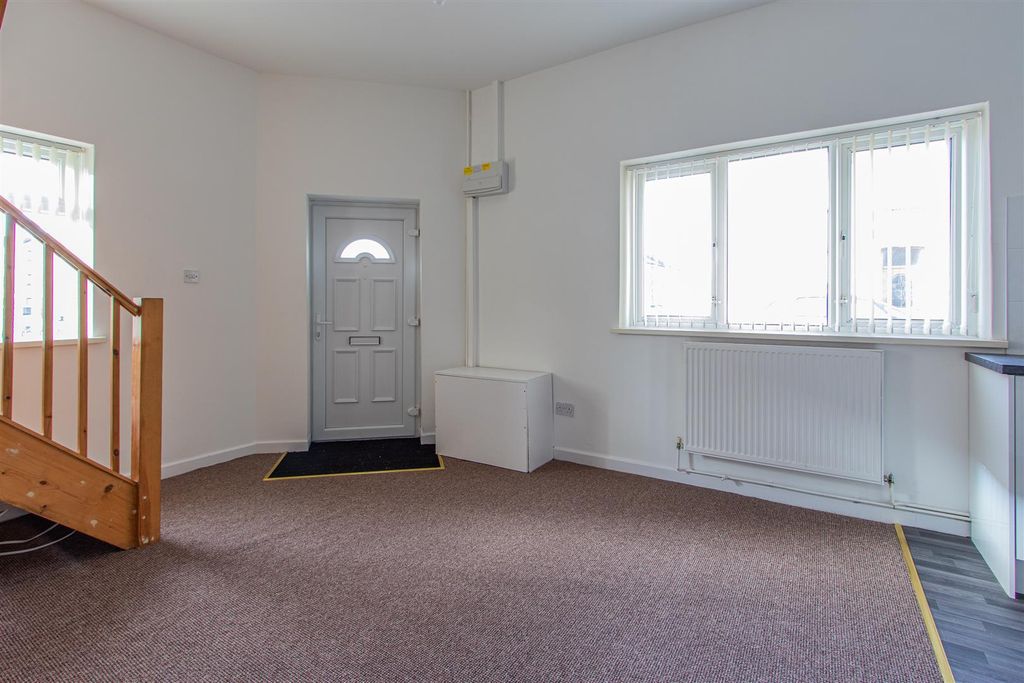 Property photo 3 of 8 Janet Street 63A-4.Jpg