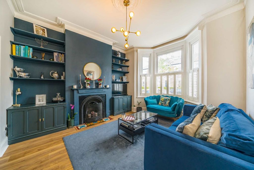 Property photo 2 of 7