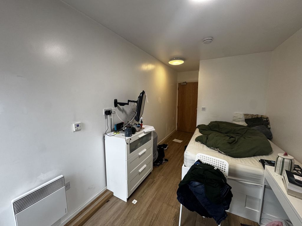 Property photo 3 of 6 411928383Chapelst (8).Jpg