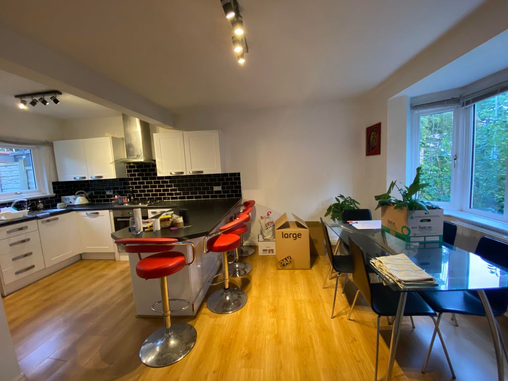 Property photo 3 of 10 Image