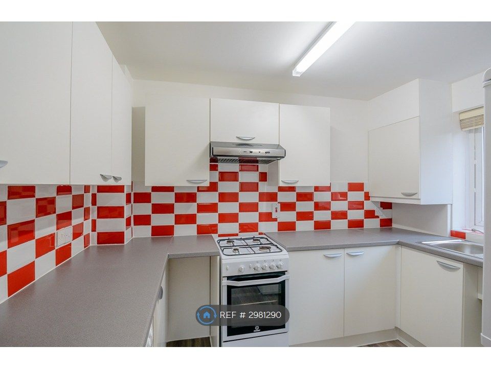 Property photo 1 of 10 Modern Kitchen