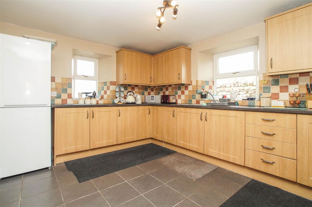 Property photo 3 of 8 Kitchen Ad2.Jpg