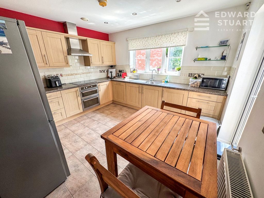 Property photo 2 of 15 Picture No. 05