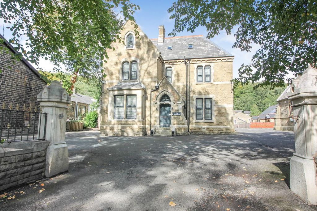 Property photo 1 of 24