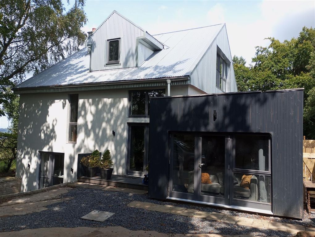 Property photo 1 of 41 44 Stone - Front.Jpg