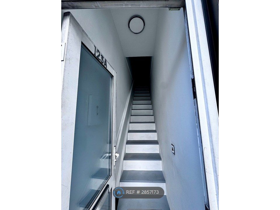 Property photo 2 of 21 Entrance To The Flat