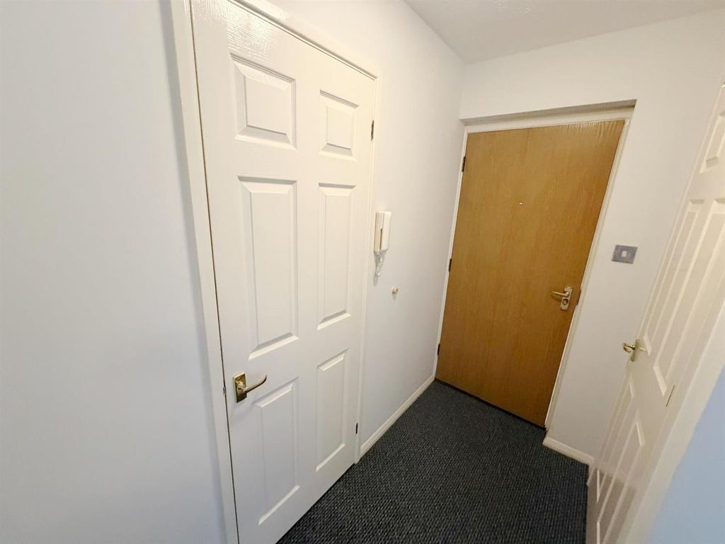 Property photo 3 of 18 Hal 2