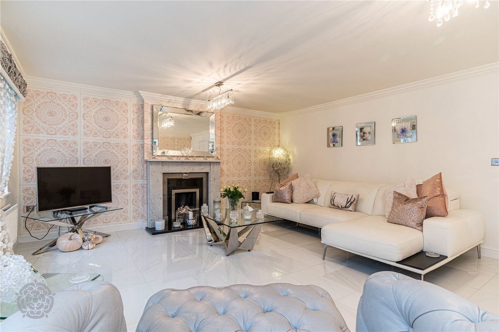 Property photo 3 of 38 Picture No. 06