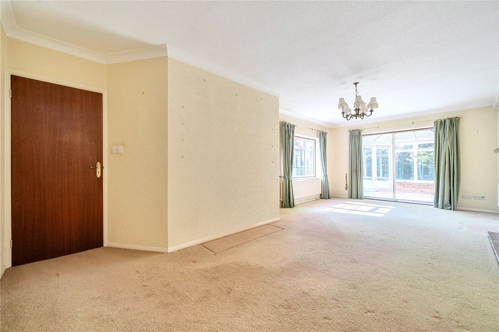 Property photo 2 of 16 Picture No. 11