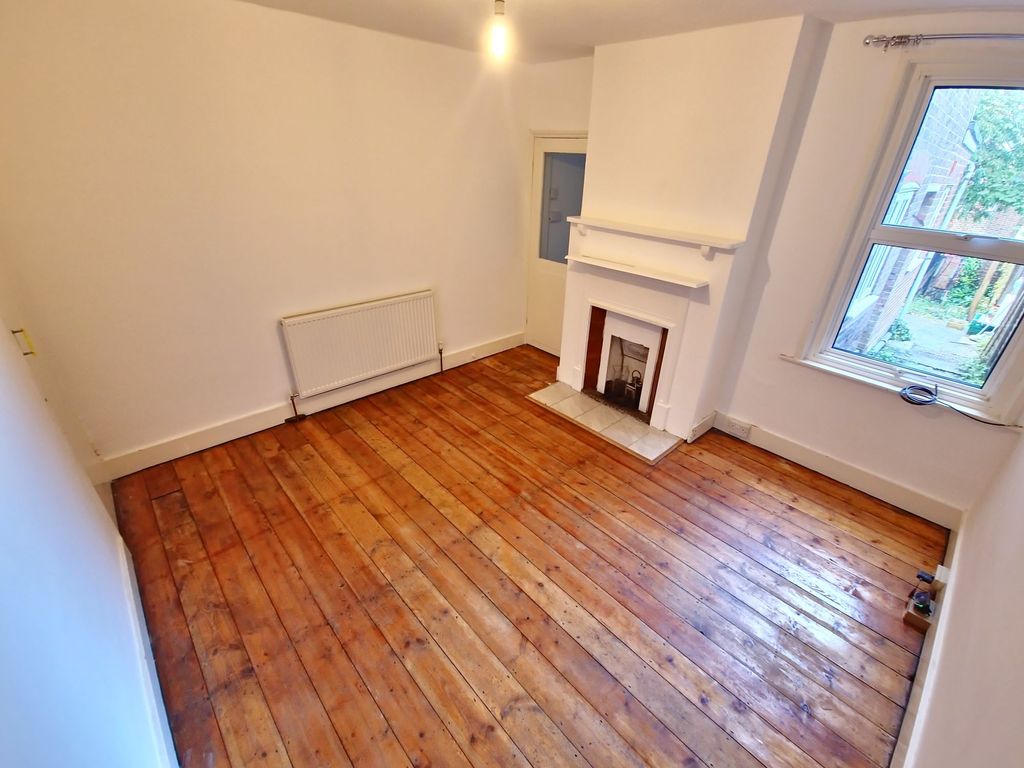 Property photo 3 of 7 Dining Room