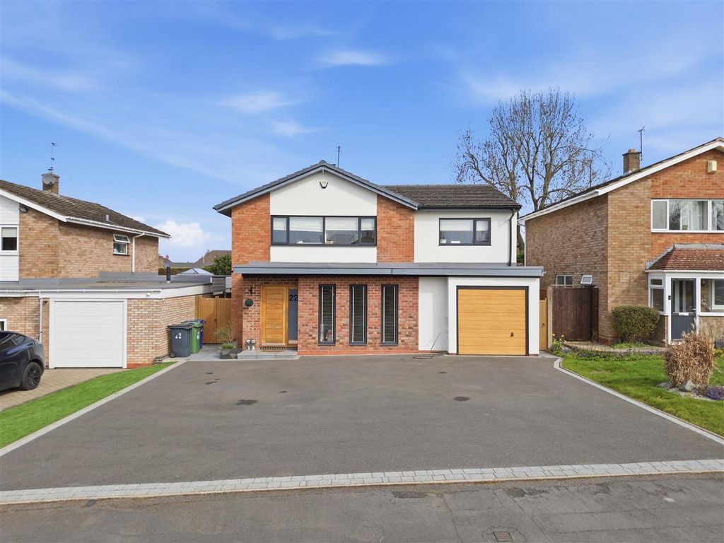 Property photo 2 of 31