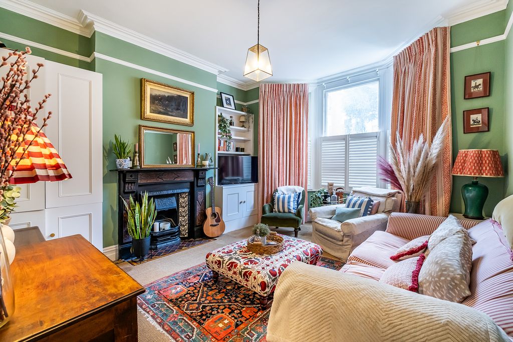 Property photo 1 of 17