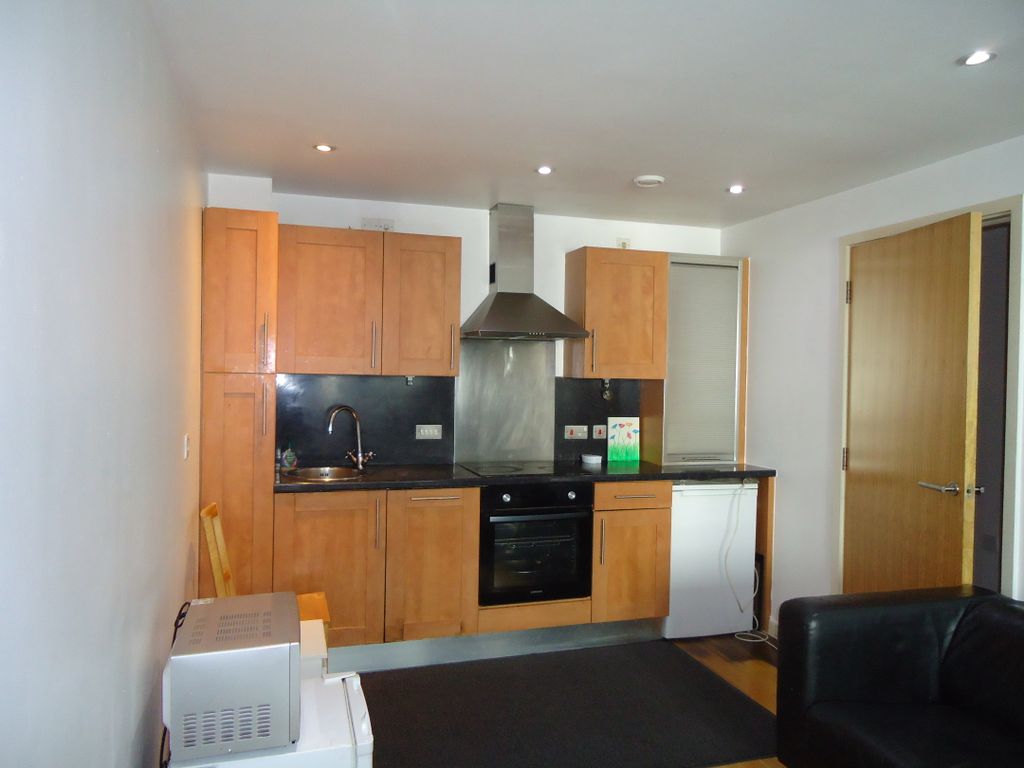 Property photo 2 of 9 Kitchen
