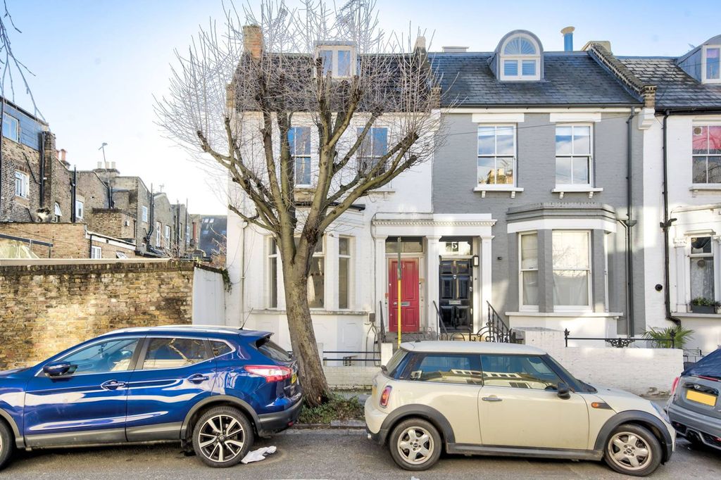 Property photo 1 of 2