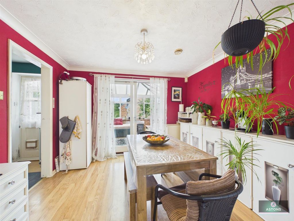 Property photo 3 of 19 Dining Room