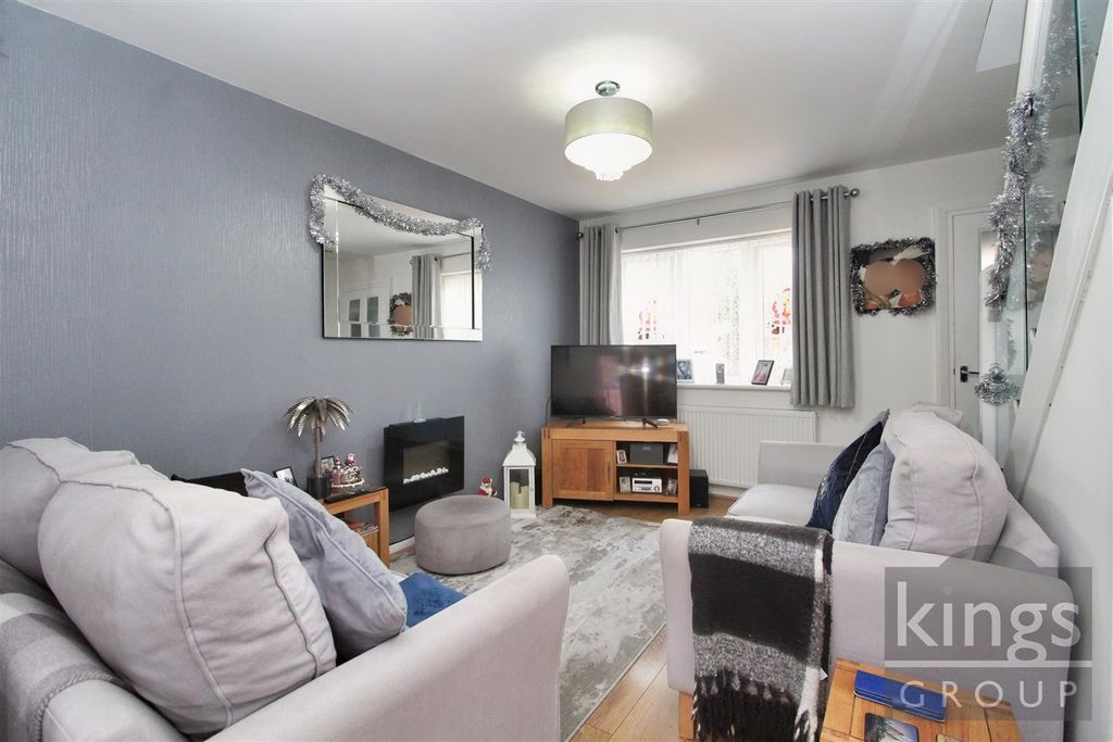 Property photo 3 of 9