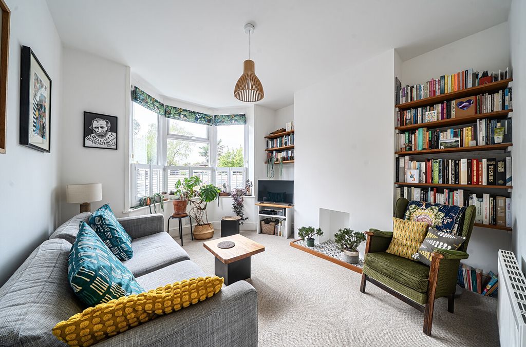 Property photo 2 of 13 1447904-35-69E273...