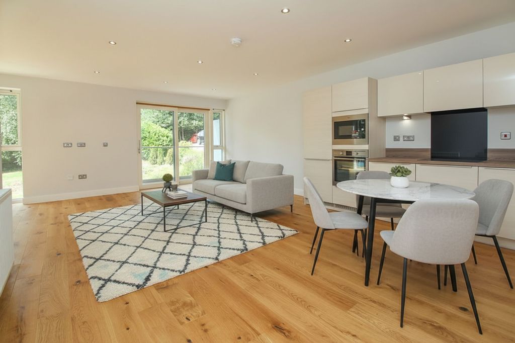 Property photo 2 of 11