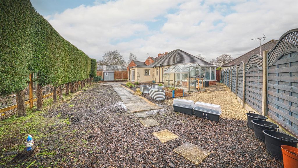 Property photo 3 of 35