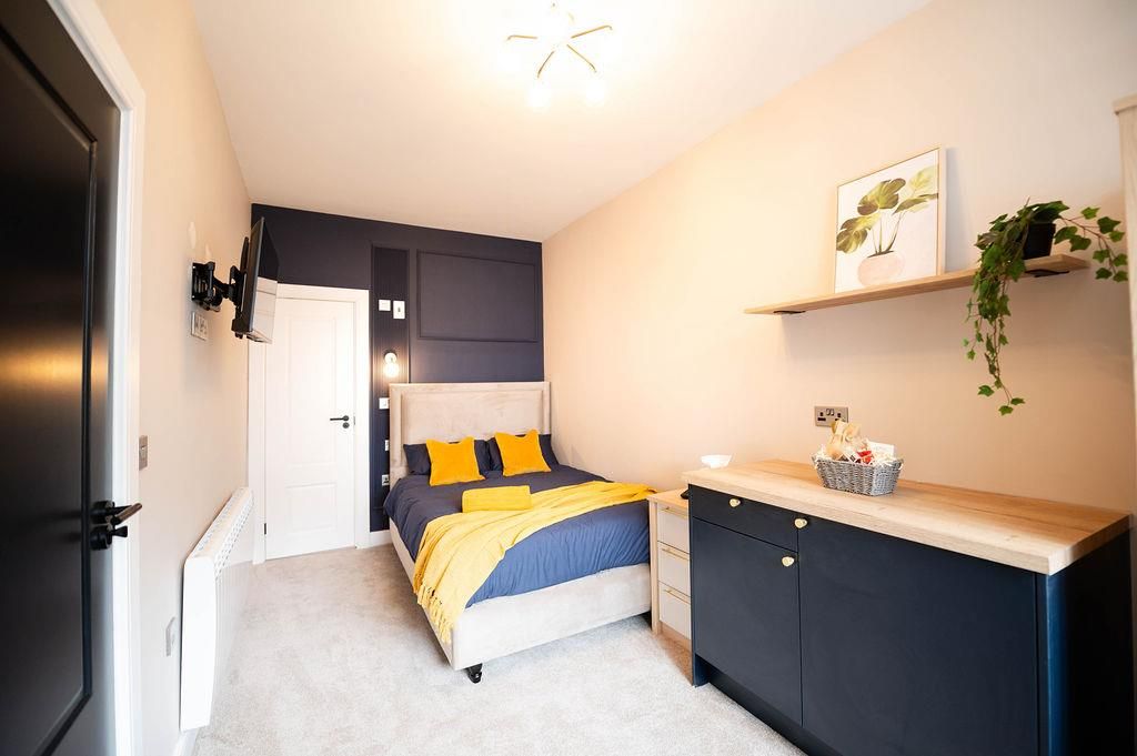 Property photo 1 of 38 Thebay_Room9-7.Jpg