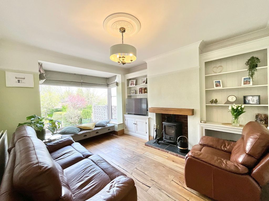 Property photo 2 of 27