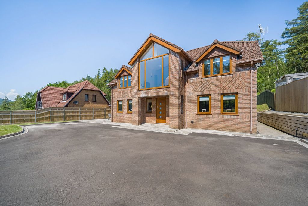 Property photo 2 of 47