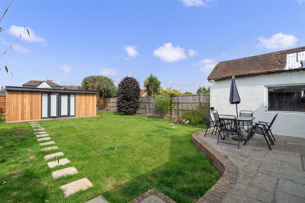 Property photo 2 of 32 Picture No. 29