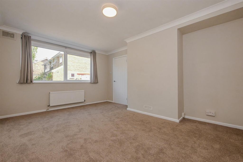 Property photo 3 of 16 Living Room