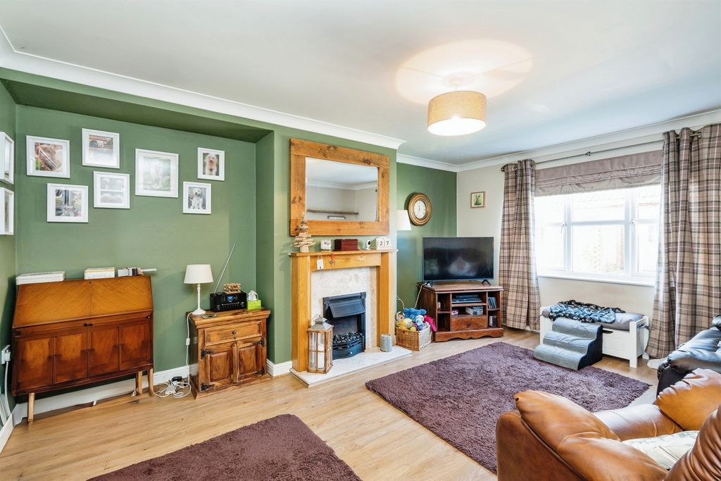 Property photo 3 of 14