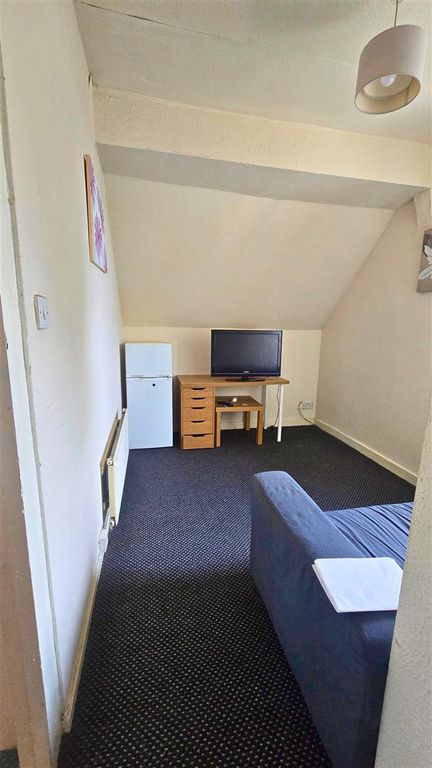 Property photo 1 of 5 30B3Bc0E-A1B1-4B4c-8Fae-9Bff12015Bc4_20250812_1457