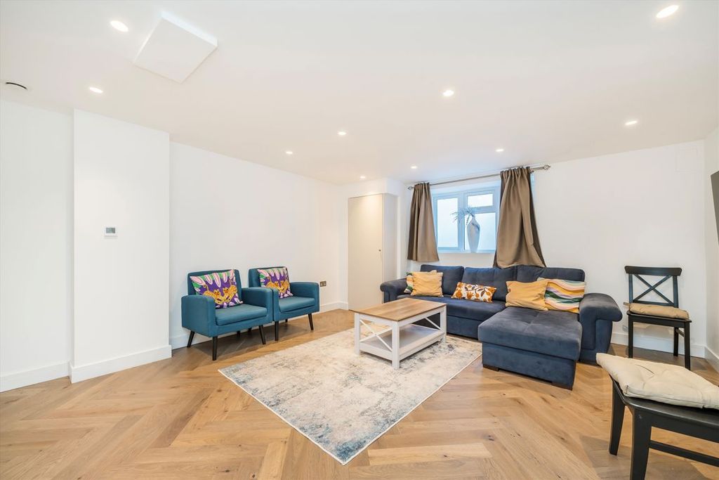 Property photo 2 of 6