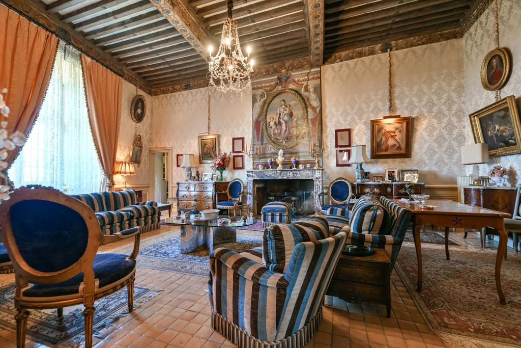 Property photo 2 of 47