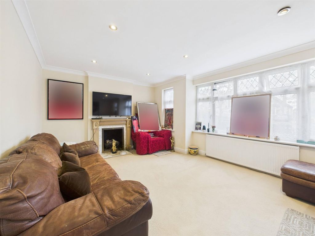 Property photo 2 of 25 Cam05080G0-Pr0201-Still003.Jpg