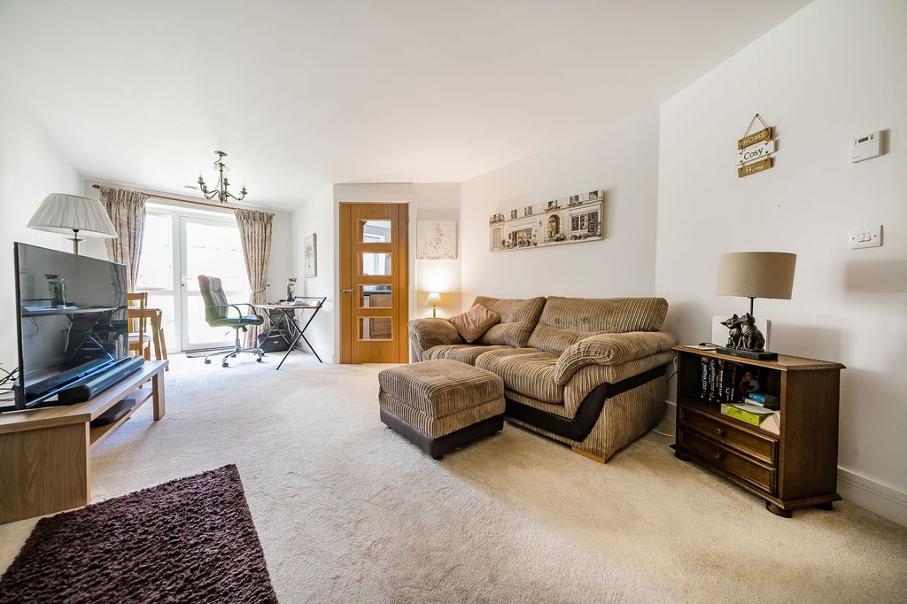 Property photo 3 of 14