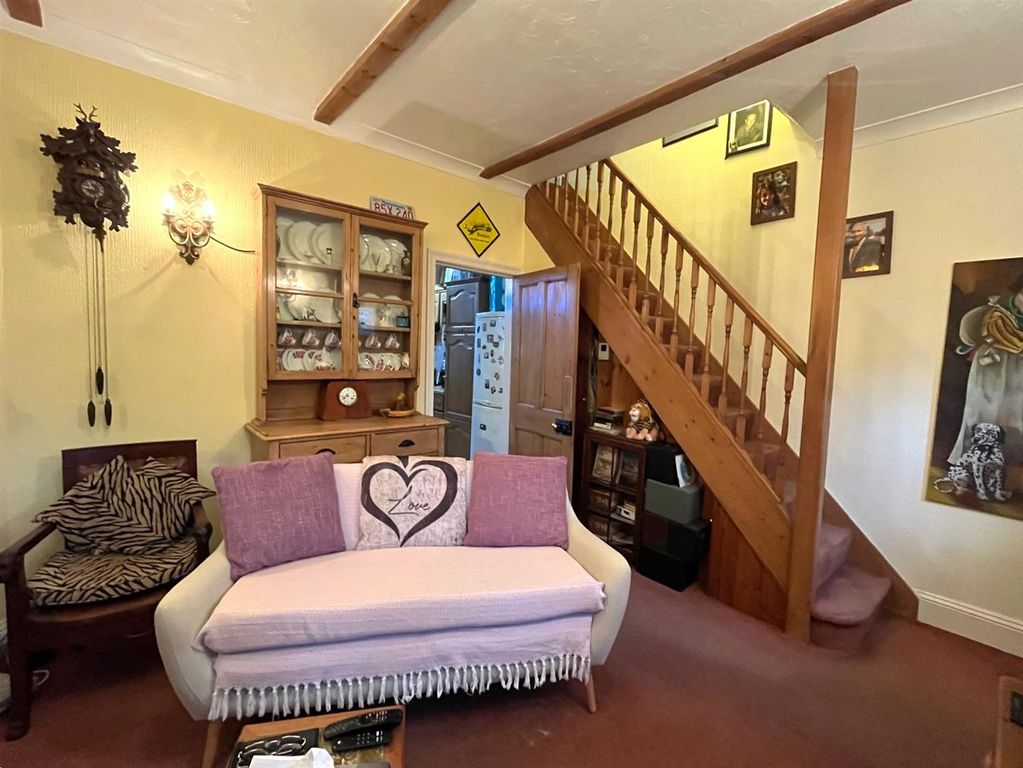 Property photo 2 of 19 4289 Lounge.Jpg