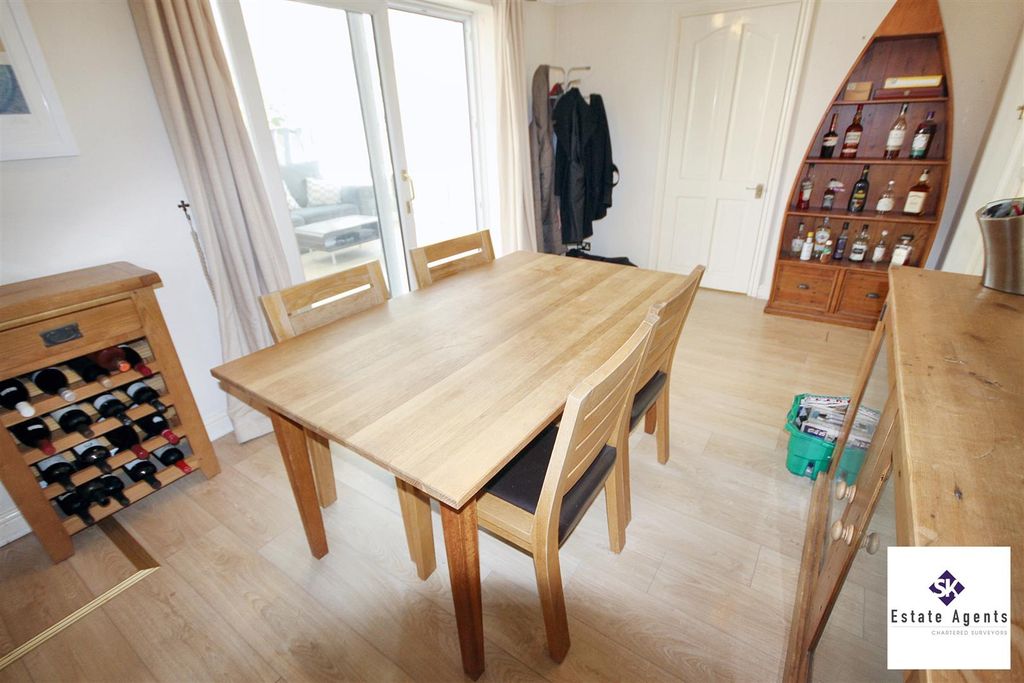 Property photo 3 of 19 Dining Room