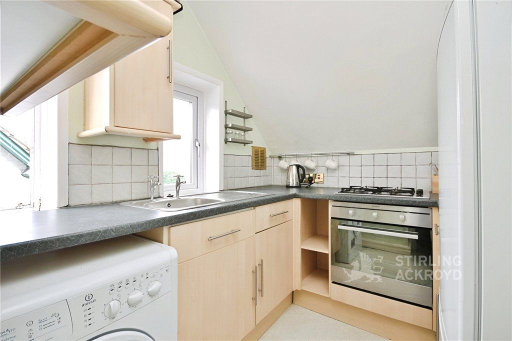 Property photo 2 of 6 Kitchen