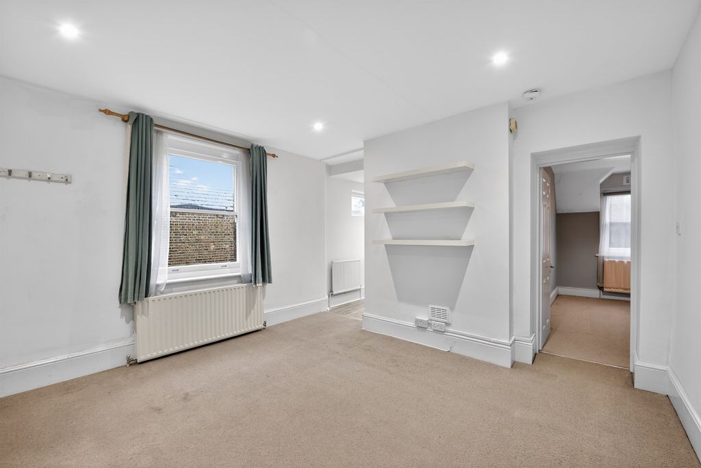 Property photo 3 of 10 Image