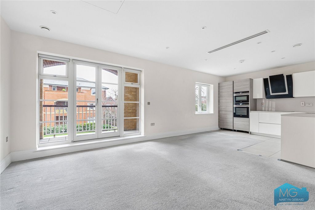 Property photo 2 of 24 Picture No. 18