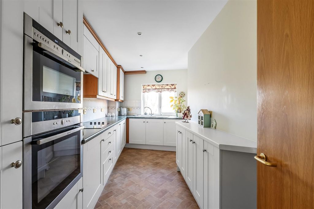 Additional image 5 of 2 bed flat for saleStation Road West, Oxted RH8